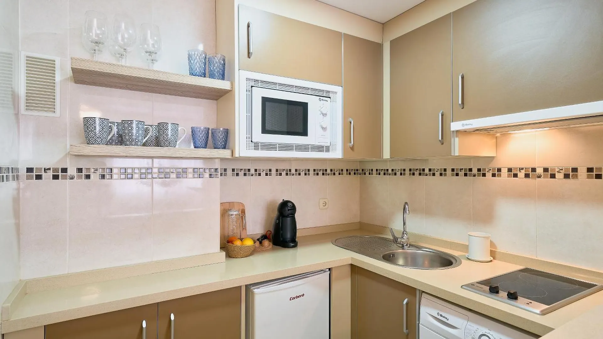 Fuengirola Beach Apartment By Stay Belonio