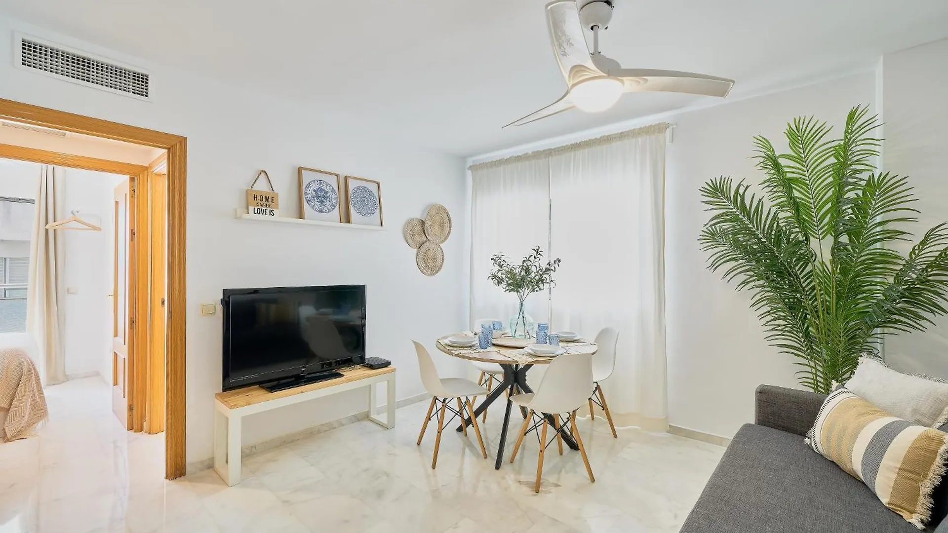 Fuengirola Beach Apartment By Stay Belonio